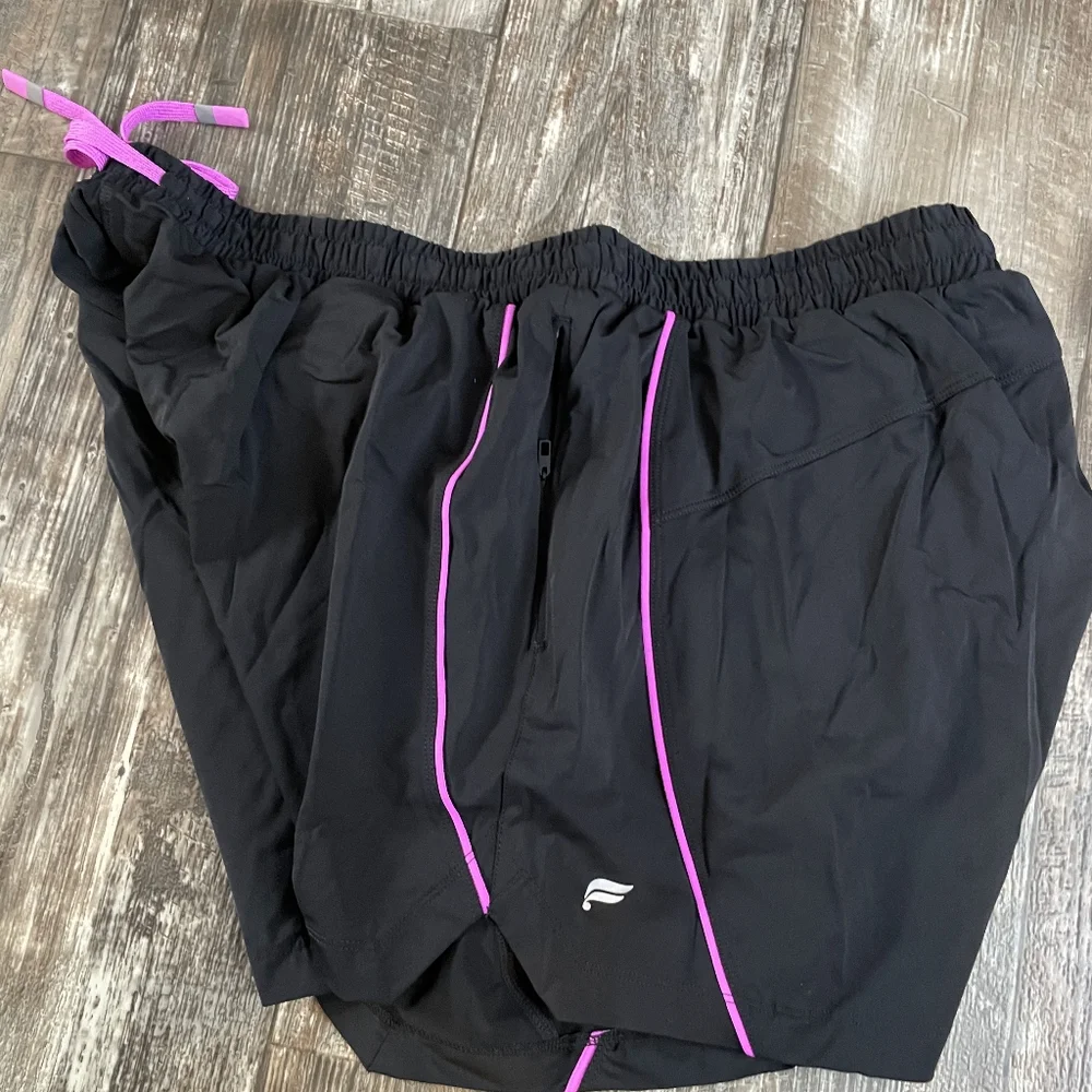 Fabletics Piped One Short 3" – Size 1X (XXL/1X) - Picture 4 of 8